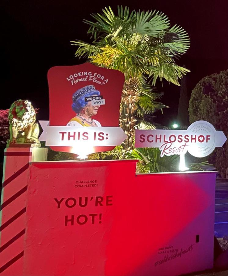 Schlosshof Charme Resort - Hotel & Camping لانا المظهر الخارجي الصورة