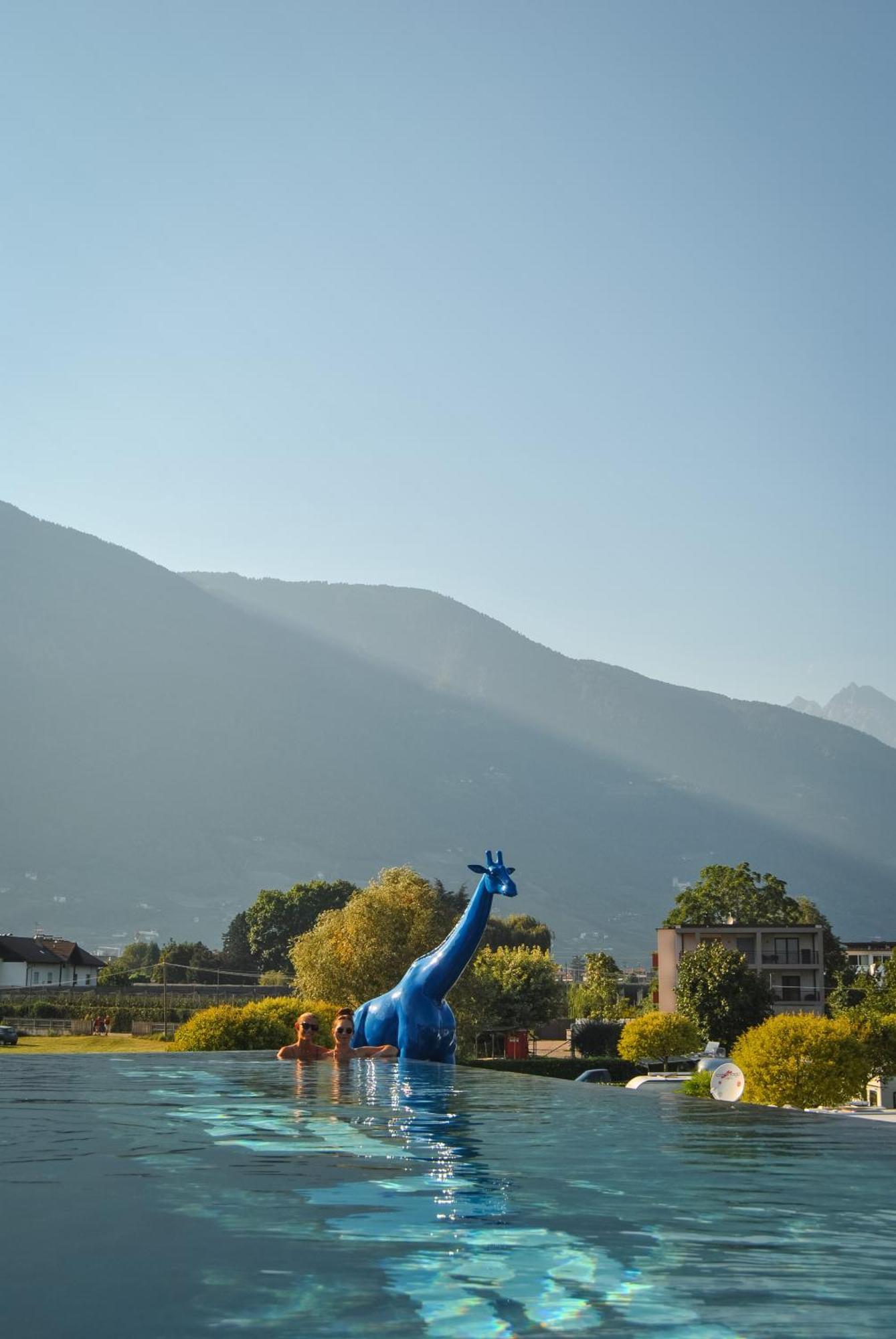 Schlosshof Charme Resort - Hotel & Camping لانا المظهر الخارجي الصورة
