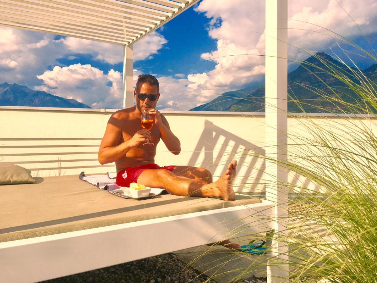 Schlosshof Charme Resort - Hotel & Camping لانا المظهر الخارجي الصورة